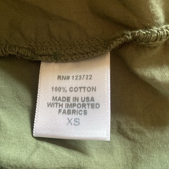 XiRENA Hale Ruffle Long Sleeve Button Down Top XS - Picture 6 of 6